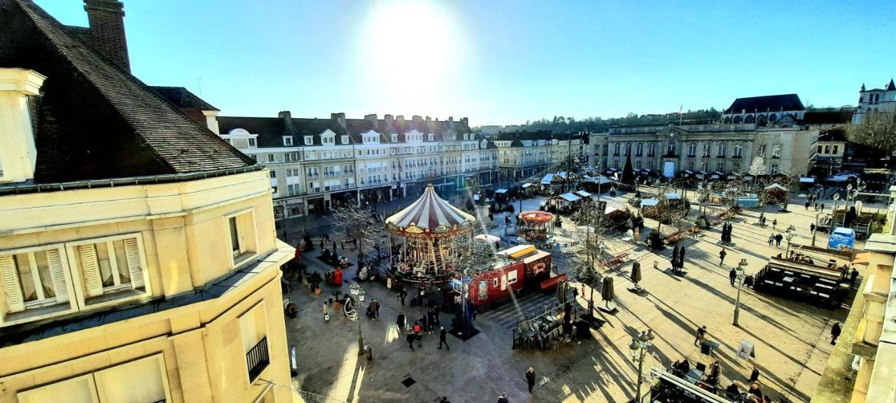F2 Avec Sauna, Vue D'Exception Place De La Mairie Beauvais Exterior photo